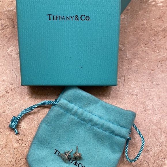 Tiffany Heart Earrings - Picture 2 of 3